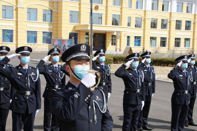 大兴安岭边境管理支队举办国务院、中央军委授予“戍边为民模范边防派出所”荣誉称号五周年纪念活动(图2)