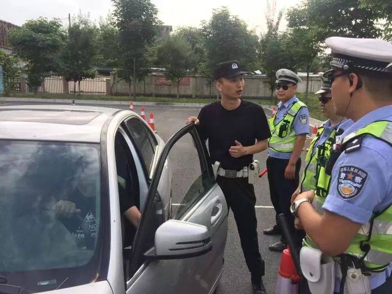 优秀！汉中公安民警荣获“服务建设现代化区域中心城市排头兵”荣誉称号！(图3)