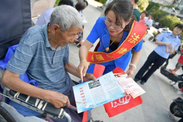 涡阳律师张芳春荣膺全国司法行政系统劳动模范称号(图4)